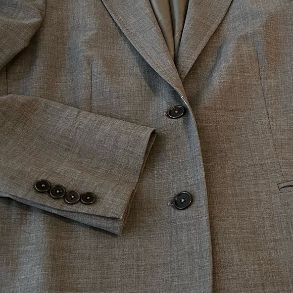 BROOKS BROTHERS 2-Button Wool Tailored Blazer - Flawed Gem - Picture 2 of 6